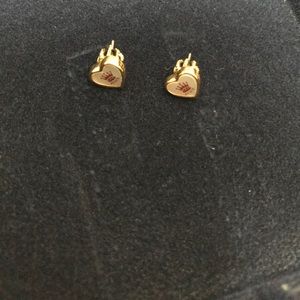 JUICY COUTURE Dainty Pearlized Heart Stud Earrings